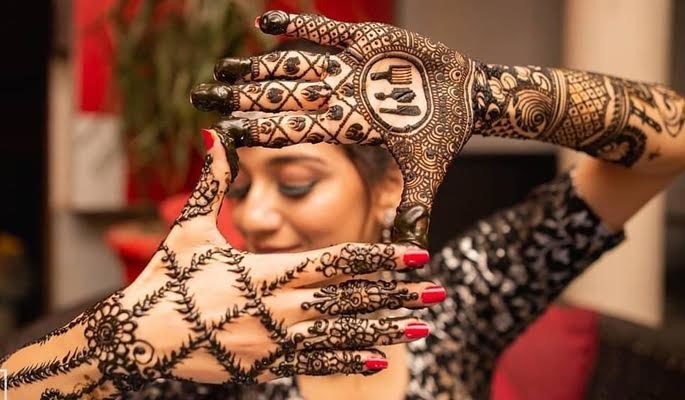 30 Jaw-Dropping Mehendi Designs for Your Wedding Day - Swagrani