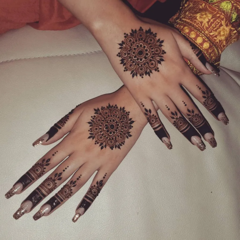 Simple Mehndi Designs For Minimalist Brides - Weddingplz Blog