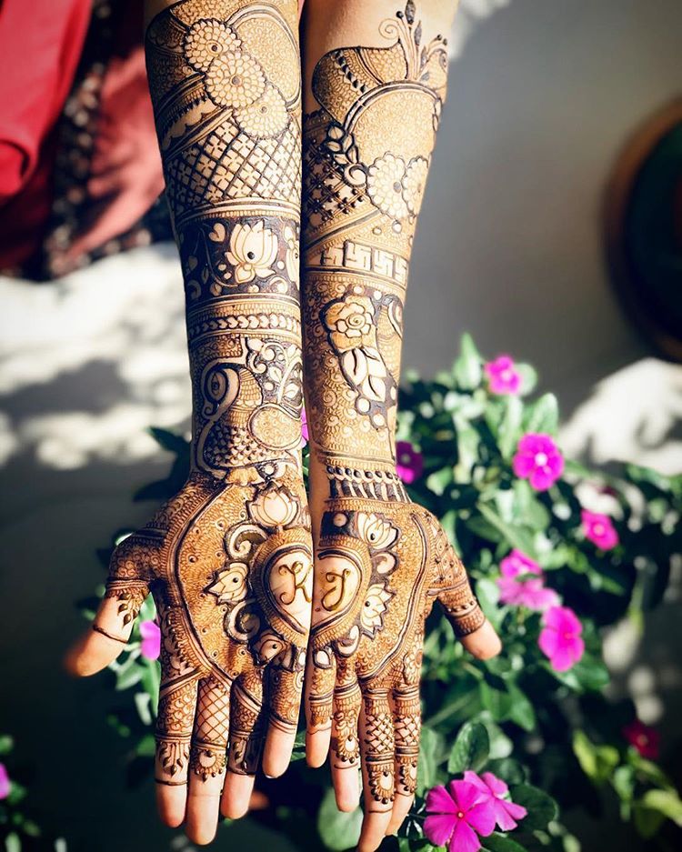 Instagram photo by Vibha Gala Prof.Mehendi Artist • Apr 5, 2019 at 9:18 PM  | Wedding mehndi designs, Dulhan mehndi designs, Bridal mehendi designs  hands