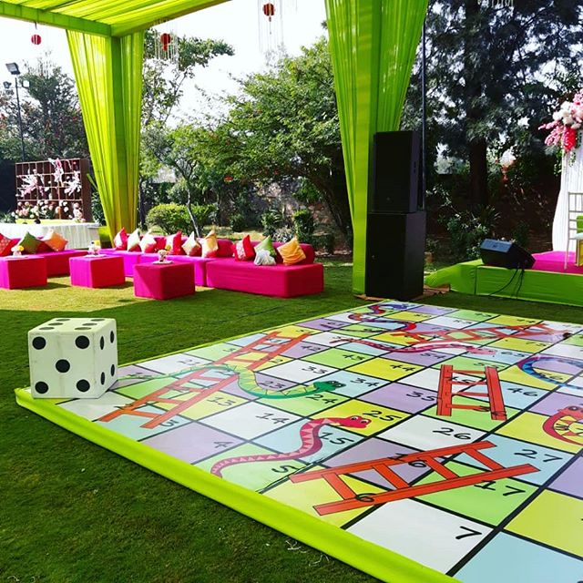 OUTDOOR MEHENDI FUNCTION GAMES AND FUN | MEHENDI GAMES | WEDDING ANCHOR |  YOUR FRIENDLY HOST AKASH - YouTube