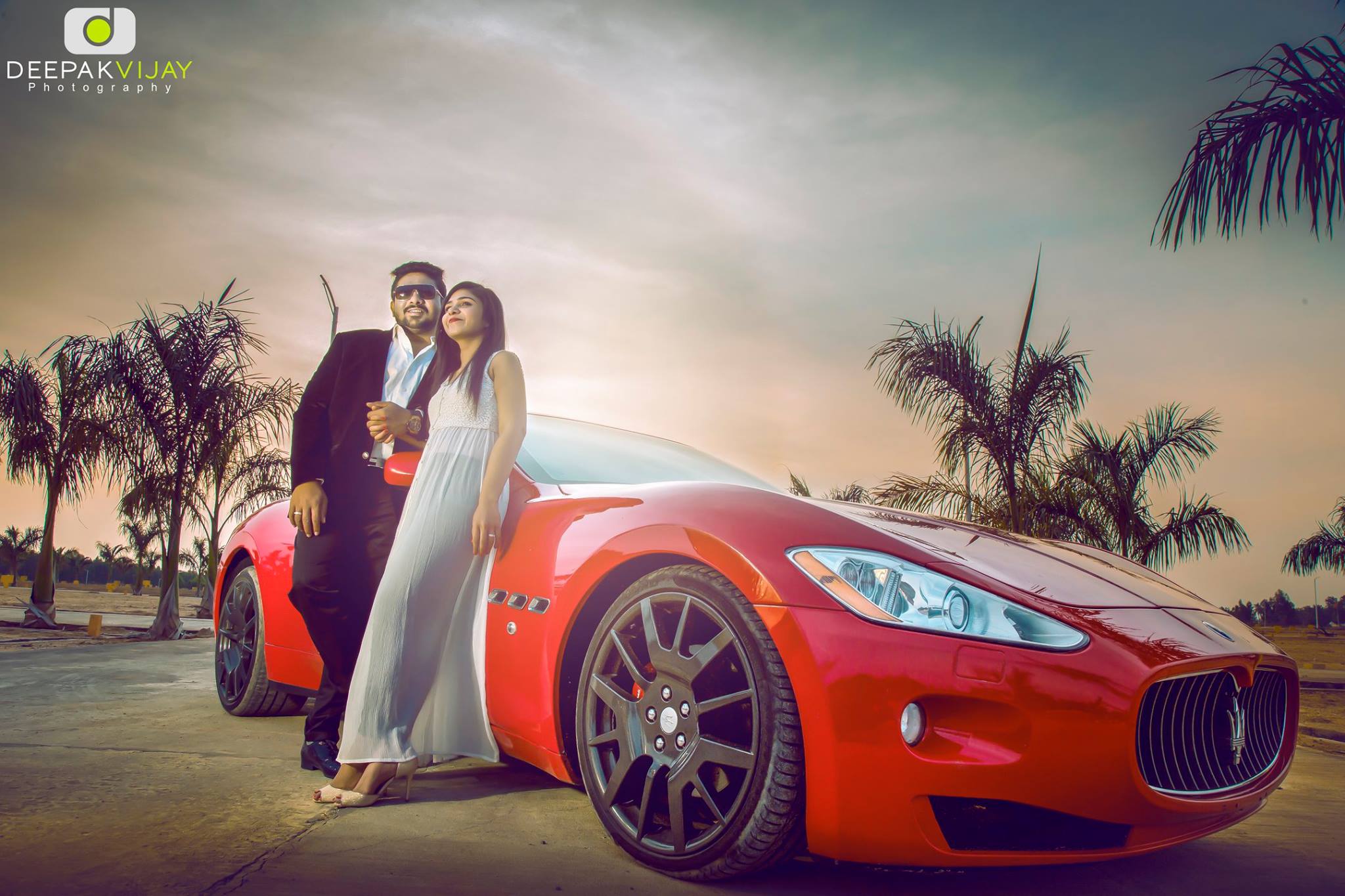 These creative pre wedding photoshoot photos in cars are pin-worthy -