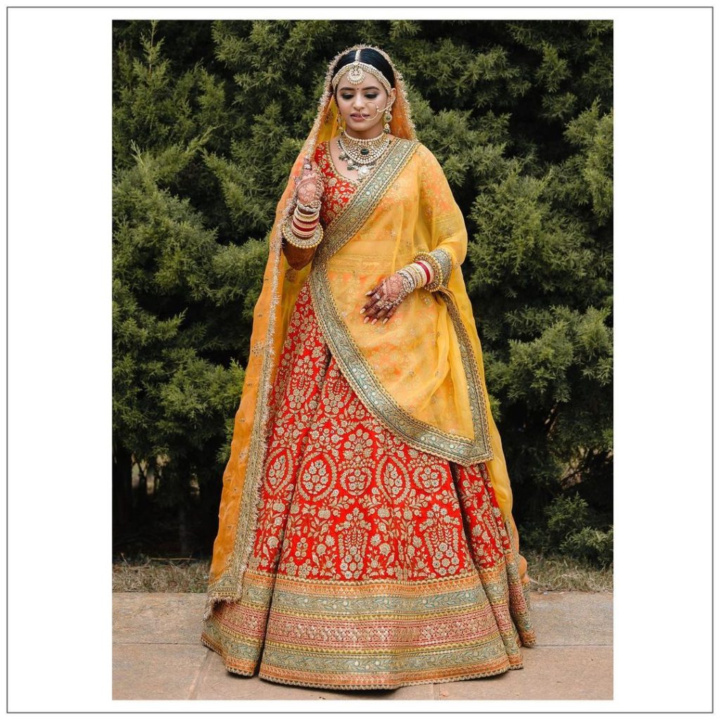 Which color combination of lehenga and choli looks good? - Quora