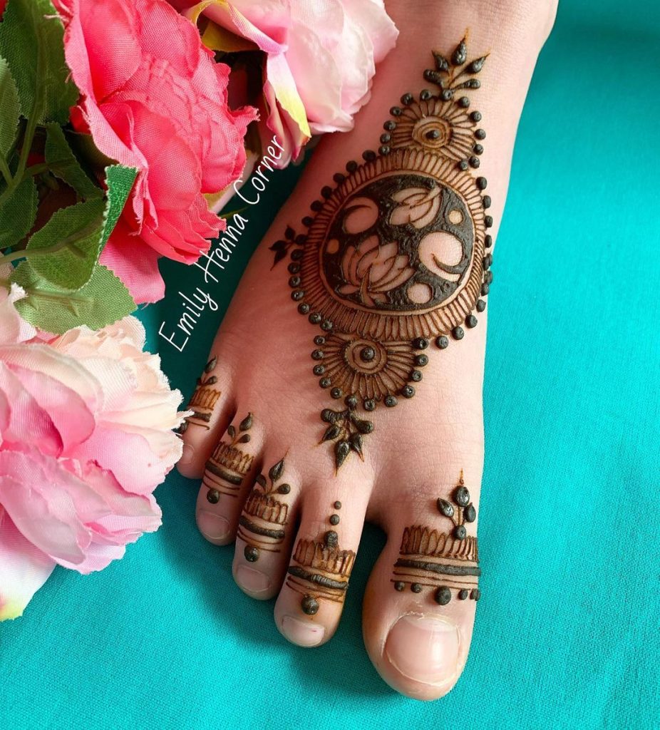 Baby shower Niki Mehndi designs from instagram | Latest bridal mehndi  designs, Baby mehndi design, Mehndi designs for kids