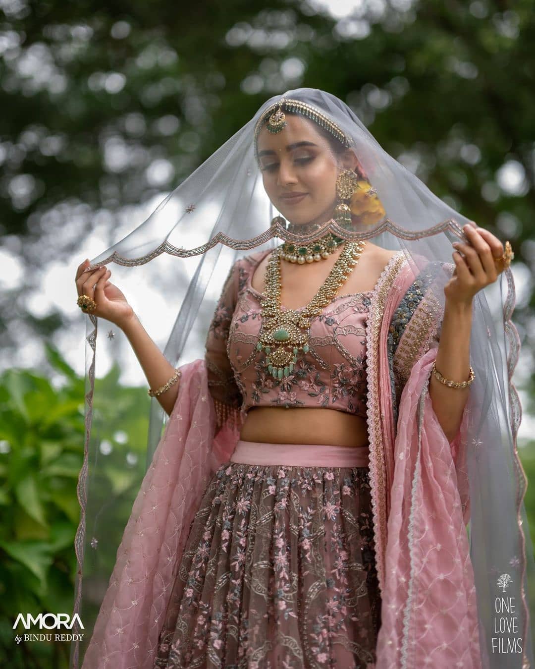 2024 Bridal Lehenga Trends: A Blend of Majesty and Modernity – Fabilicious  Fashion