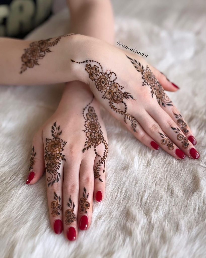 Black Henna Tattoos: Over 3,746 Royalty-Free Licensable Stock Photos |  Shutterstock