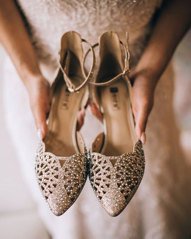 Indian Wedding Website : Wed Me Good | Indian Wedding Ideas & Vendors  Online | Bridal Lehenga Photos | Indian shoes, Wedge wedding shoes, Pink  bridal shoes