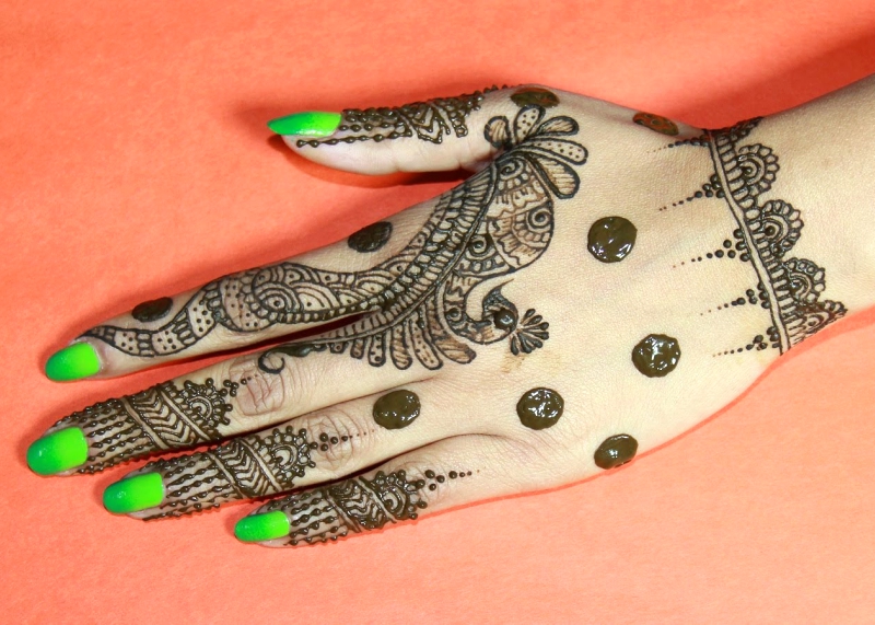 Portrait Mehndi at best price in Indore | ID: 24217068788