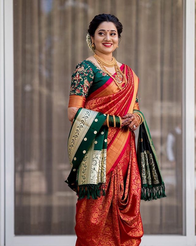 Bottom Groom Studio - Barabandi has been the ancient Maratha dress . It is  in Trends again, This dress code is seen nowadays mostly in Maharashtrian  wedding. We have the perfect outfit