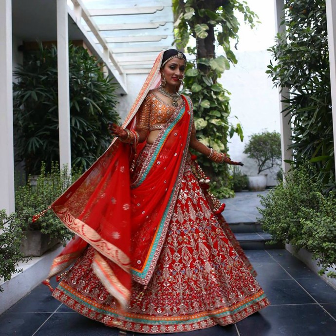23 Most Gorgeous Anita Dongre Lehengas you'll Definitely fall for! | Bridal  lehenga, Bridal outfits, Indian bride