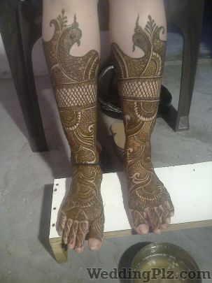 40+ Timeless and Trendy Back Hand Mehndi Designs