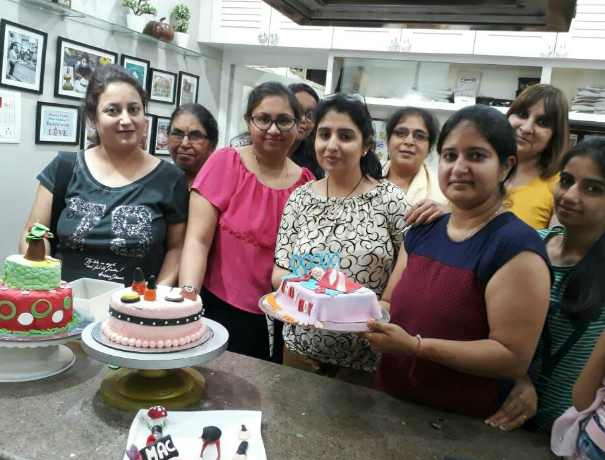 Top Christmas Cake Retailers in Moti Nagar - Best Xmas Cake Retailers Delhi  - Justdial