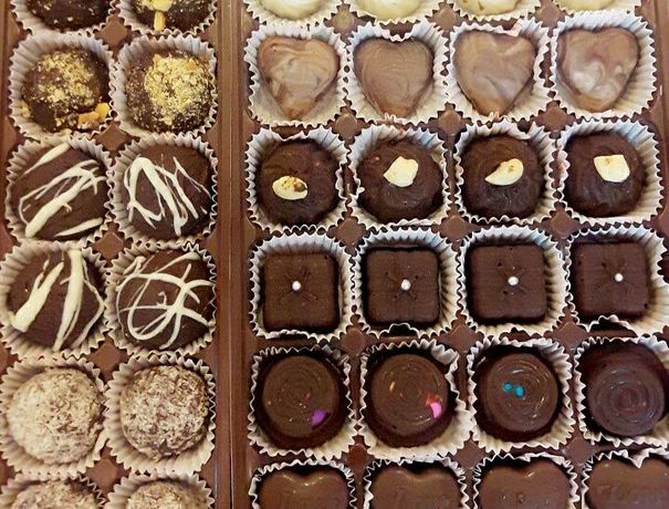 imported chocolates shops in delhi